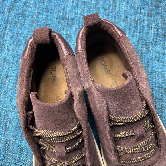 Toms Riley Lace Up Sneakers in Forest Brown - Picture 4 of 8